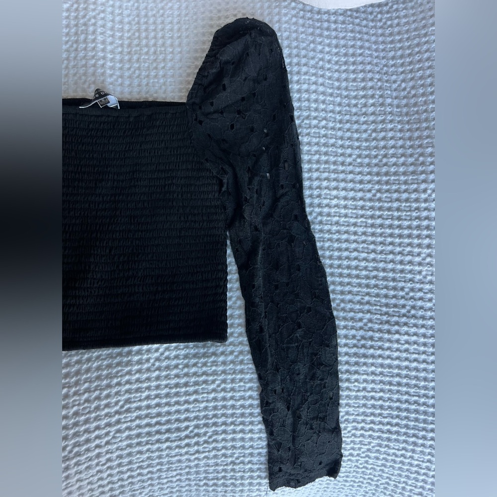 VICI black eyelet top - Picture 2 of 3